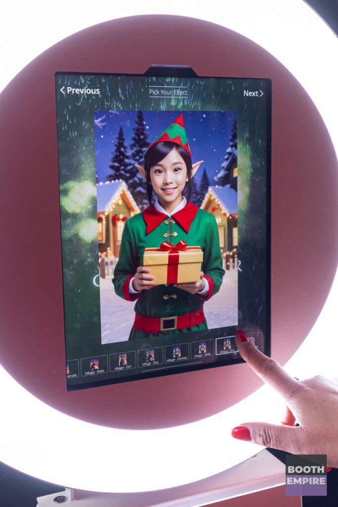 Holiday Photo Booth Experience Image 1